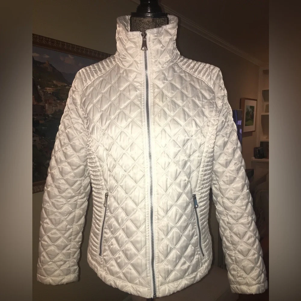 Marc New York Andrew Marc White Quilted Puffer Jacket in Size Medium. - Picture 2 of 15